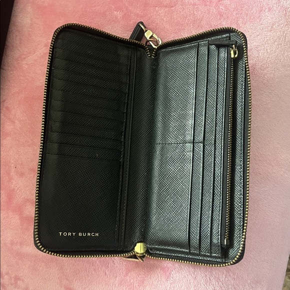 Tory Burch Perry Zip Passport Continental Wallet Wristlet EUC - Picture 13 of 15